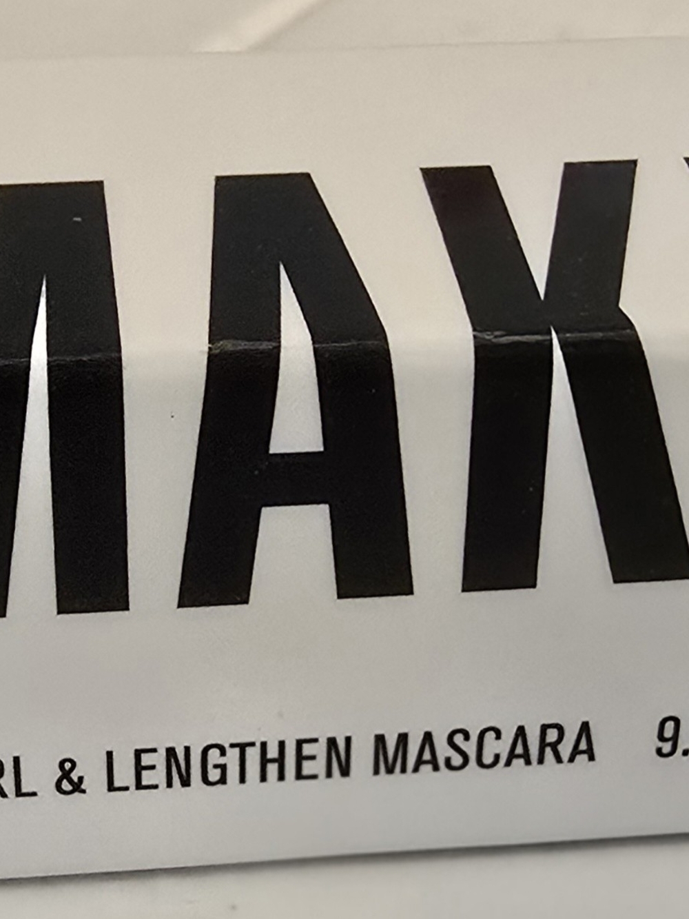 Black Card Waterproof Mascara by Il Makiage - Lash Curl & Lengthen
